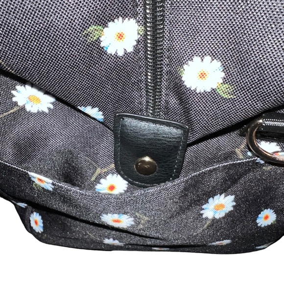 🌟NWT🌟 Alice + Olivia by Stacey Bendet Daisy Floral Duffle Bag Weekender - Picture 12 of 16